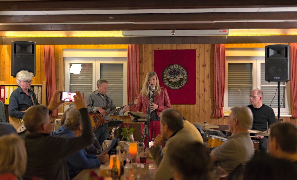 Ruth Sabadino’s Funky Flowers im Naturfreundehaus Bretten – Valentinstag 2023