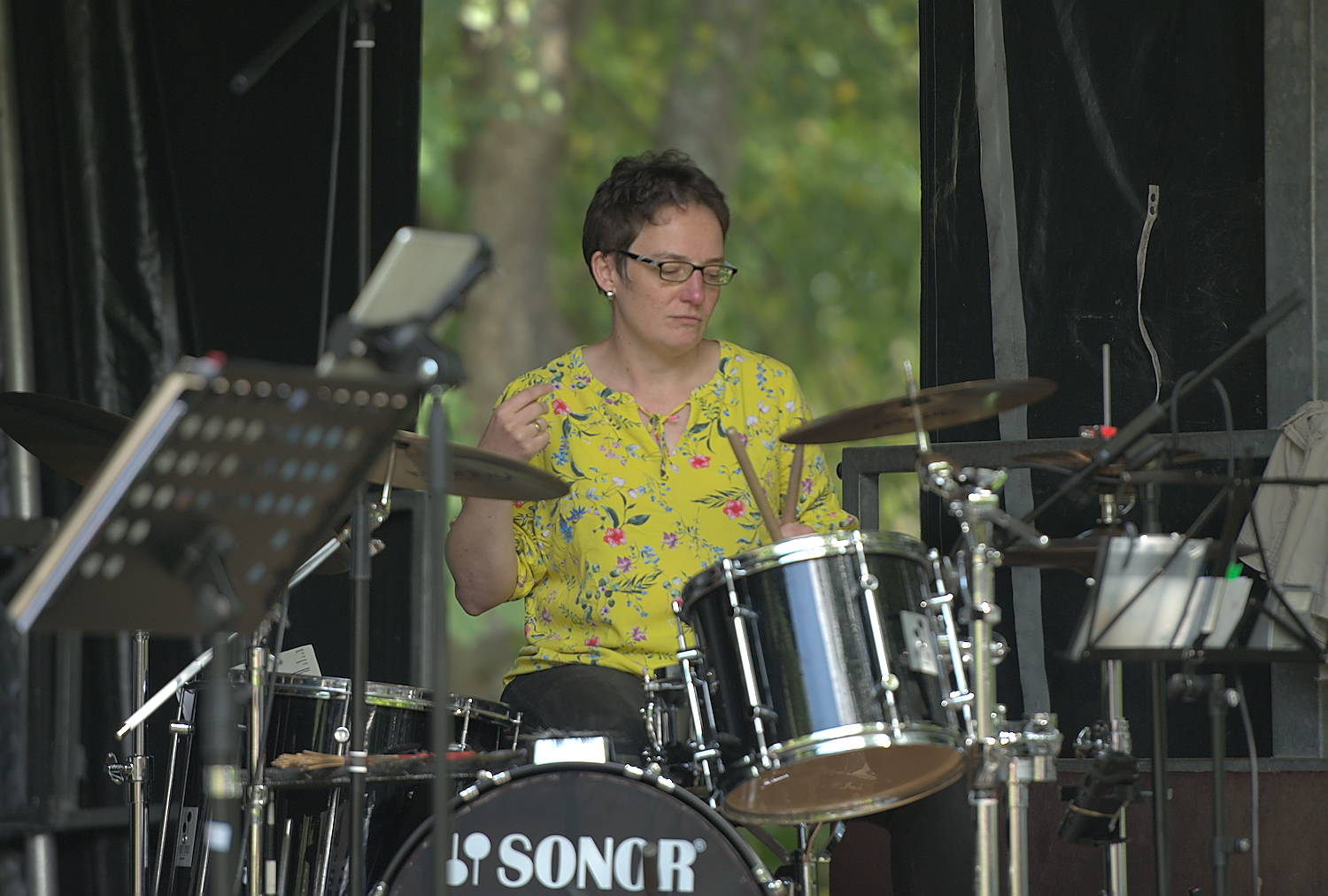 Vera Arendt drums; Foto Heidrun Kirchgeßner